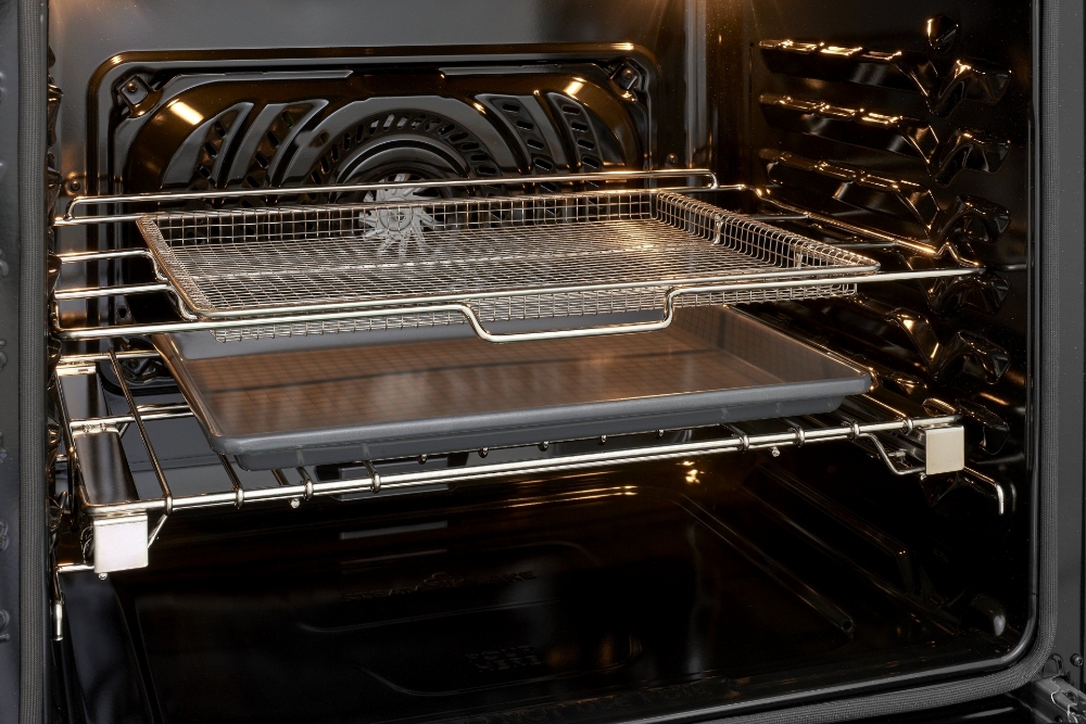 Cuisinière à induction encastrable 30 po. 6,2 pi³ avec convection totale Frigidaire Professional PCFI308CAF