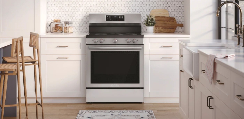 Cuisinière électrique autoportante 30 po. 5,3 pi³ avec convection totale Frigidaire Gallery GCRE306CBF